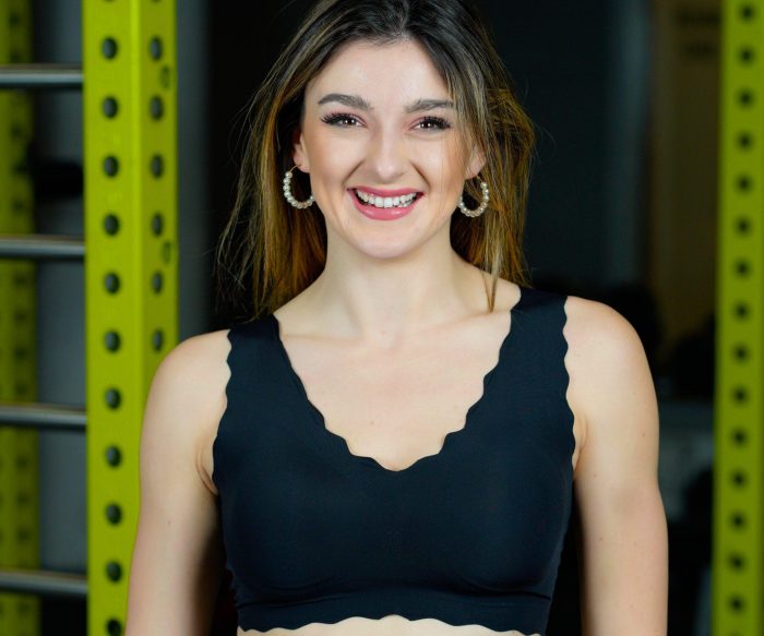 Brezšivni top Seamless ODPRT HRBET (NOVO: Nastavljiv obseg)